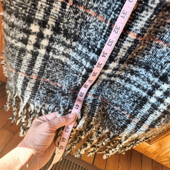 Scarf, soft, warm, fringe, like new! Gray, white, black, hint of orange! - Picture 6 of 10